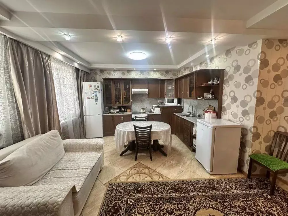3-к кв. Иркутская область, Ангарск 1-й кв-л, 14 (106.3 м) - Фото 0