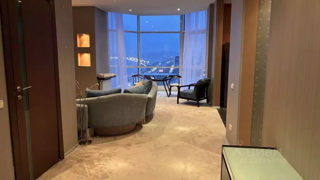 3-к кв. Санкт-Петербург Малоохтинский просп., 16к1 (120.0 м) - Фото 1