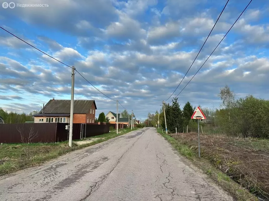 Участок в Московская область, городской округ Клин, деревня Вьюхово, ... - Фото 1