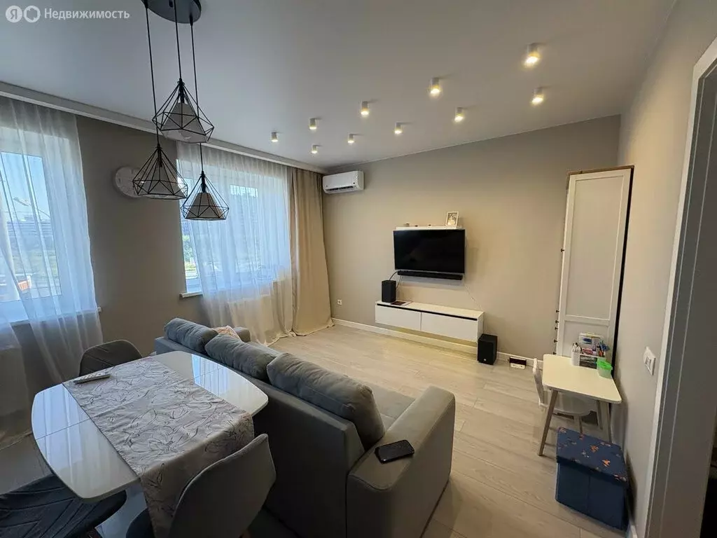 1-комнатная квартира: Тюмень, улица Мельникайте, 2к8 (49.1 м) - Фото 1