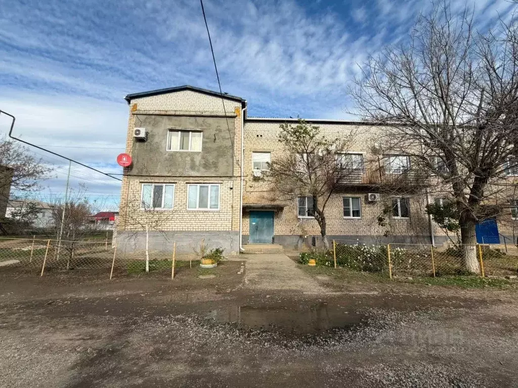 3-к кв. Калмыкия, Целинный район, с. Троицкое ул. Пушкина, 21 (64.6 м) - Фото 2