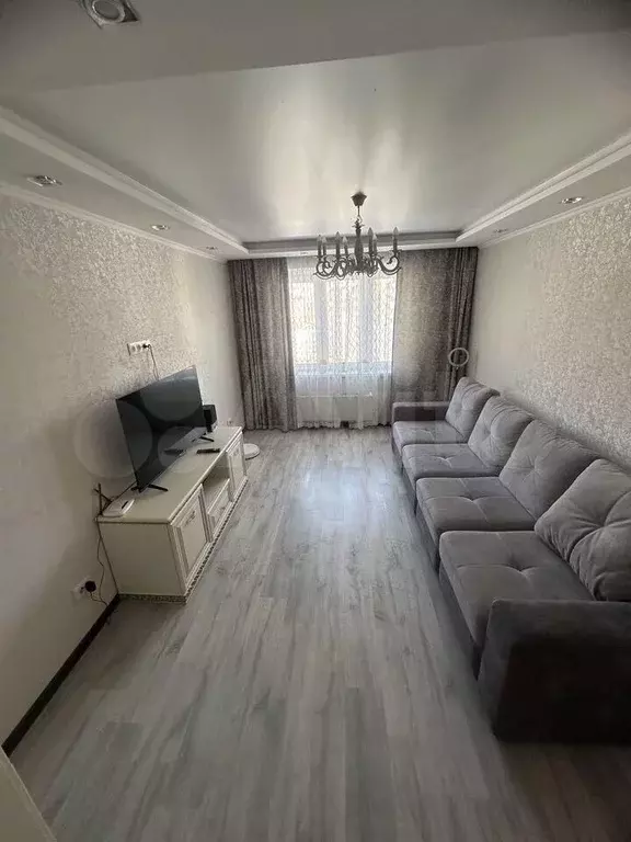 1-к. квартира, 40 м, 9/10 эт. - Фото 1