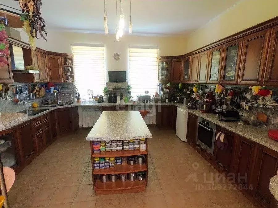 Дом в Крым, Евпатория городской округ, Заозерное пгт ул. Гайдара, 33 ... - Фото 1