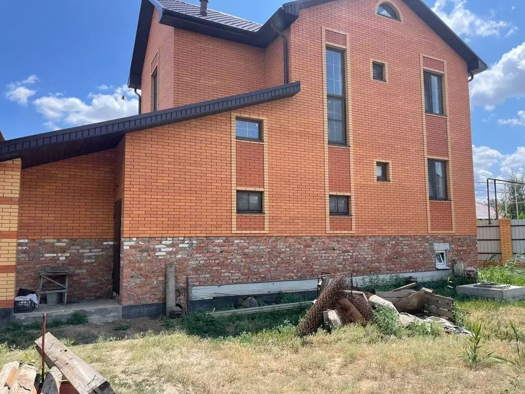 Дом в Астраханская область, Астрахань Палласовская ул., 31 (267 м) - Фото 1