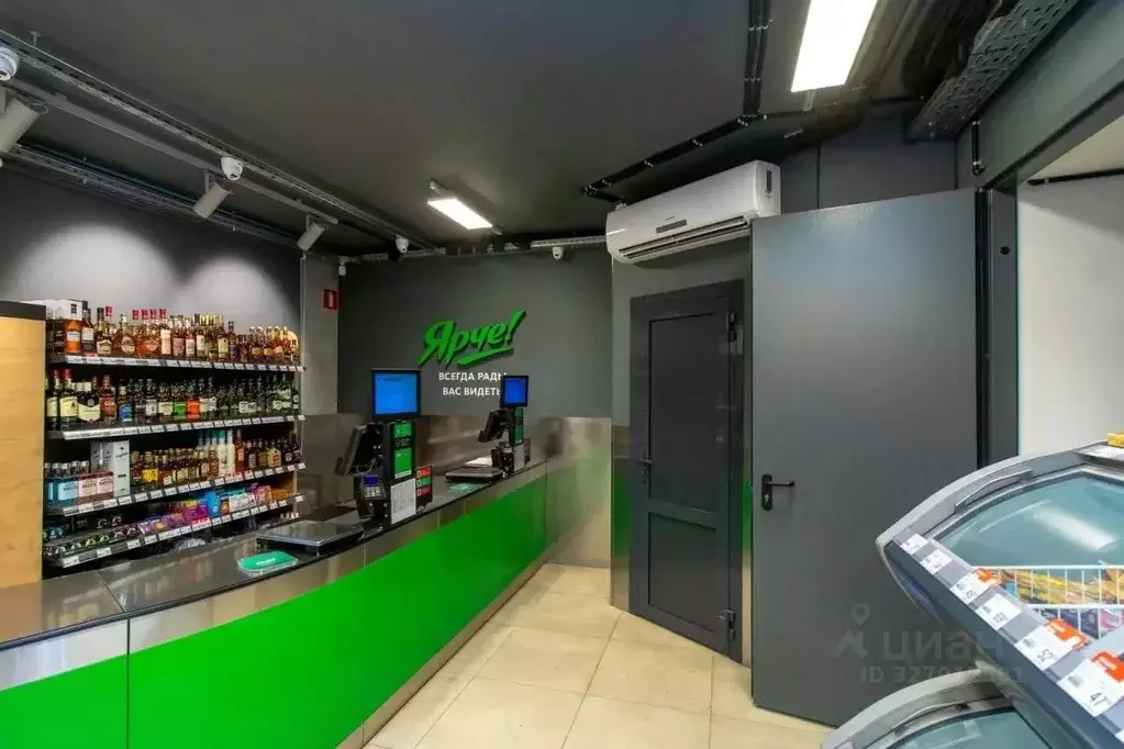 Торговая площадь в Тюменская область, Тюмень ул. Шишкова, 16/1 (227 м) - Фото 1