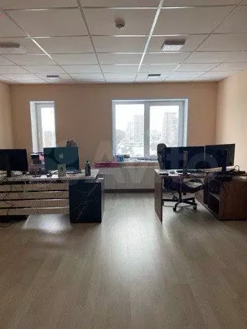Офис 24.5 м в Нова Парк - Фото 1