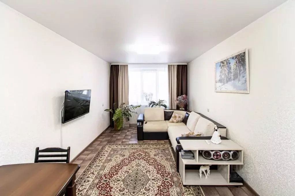 3-к кв. Тюменская область, Тюмень ул. 50 лет ВЛКСМ, 31 (65.2 м) - Фото 1