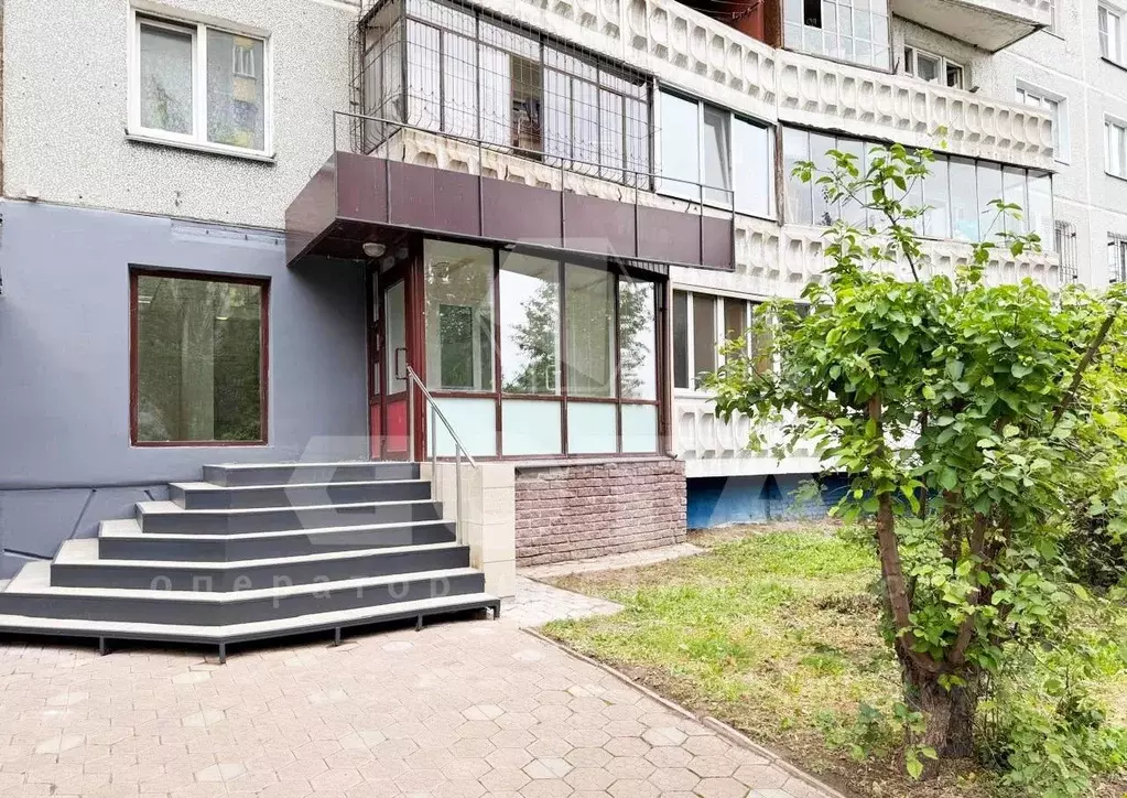 Помещение свободного назначения в Омская область, Омск просп. ... - Фото 1
