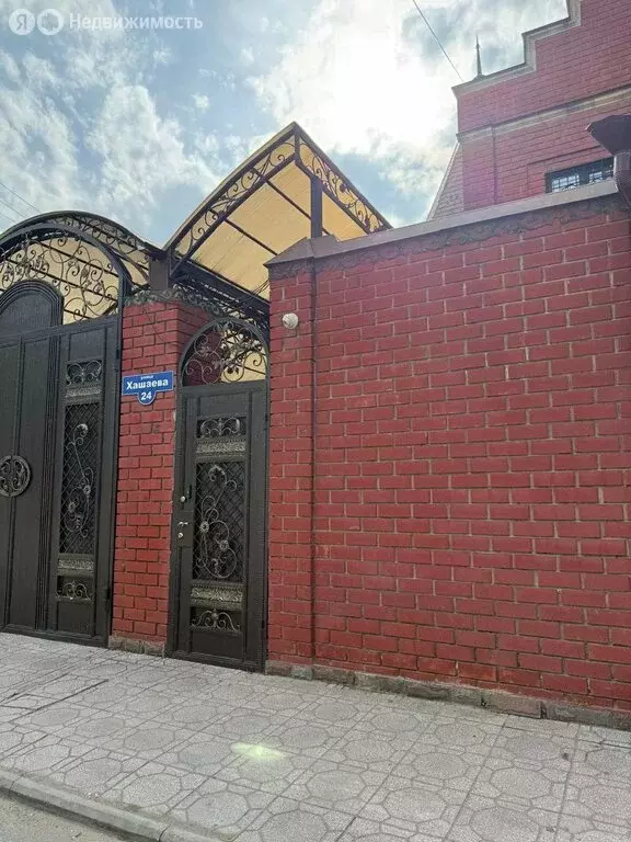 Дом в Махачкала, улица Хашаева, 24 (284 м) - Фото 1