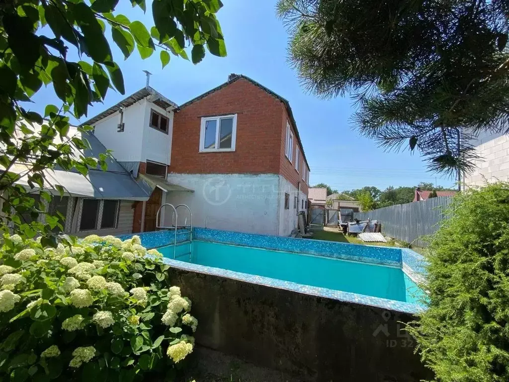 Дом в Калужская область, Дзержинский район, Льва Толстого с/пос, с. ... - Фото 1