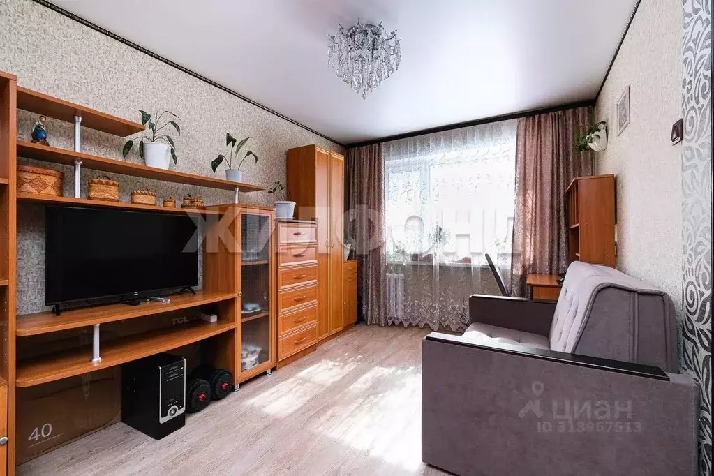 1-к кв. Новосибирская область, Новосибирск ул. Объединения, 82 (32.3 ... - Фото 0