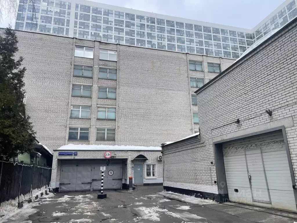 Гараж в Москва ул. Академика Ильюшина, 11 (12 м) - Фото 1