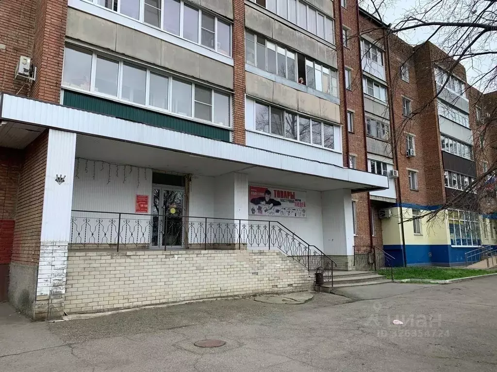 Торговая площадь в Краснодарский край, Армавир ул. Ефремова, 75 (162 ... - Фото 2
