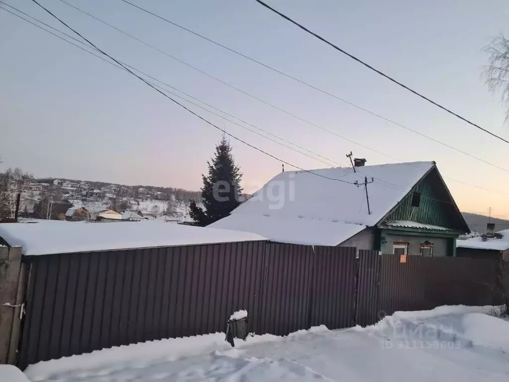 Дом в Кемеровская область, Кемерово пос. Комиссарово, ул. Двинская (35 ... - Фото 0