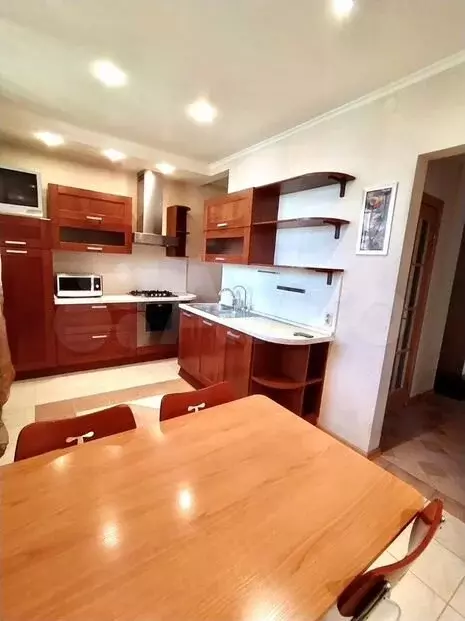 3-к. квартира, 100 м, 3/3 эт. - Фото 0