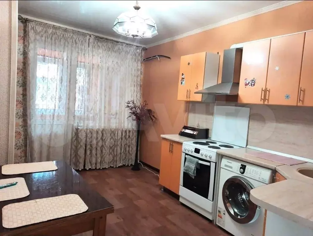 1-к. квартира, 45 м, 1/3 эт. - Фото 1