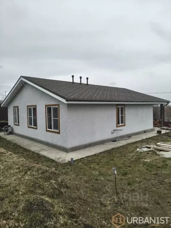 Дом в Красноярский край, Красноярск городской округ, пос. Солонцы  ... - Фото 1