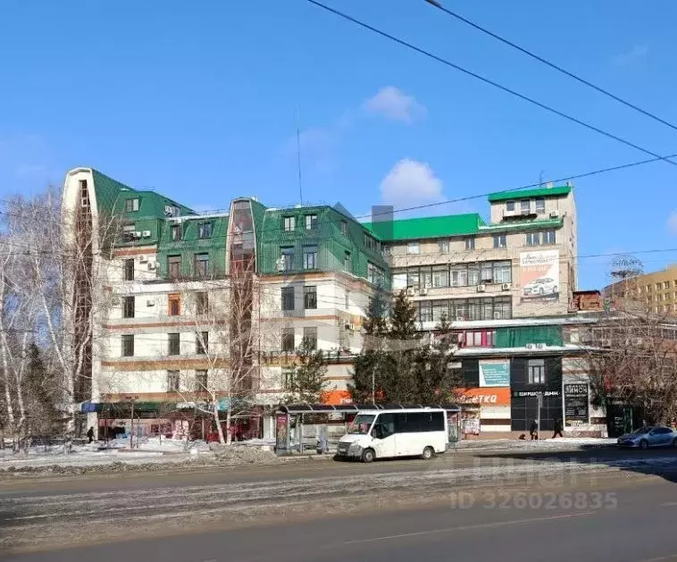 Помещение свободного назначения в Алтайский край, Барнаул просп. ... - Фото 1