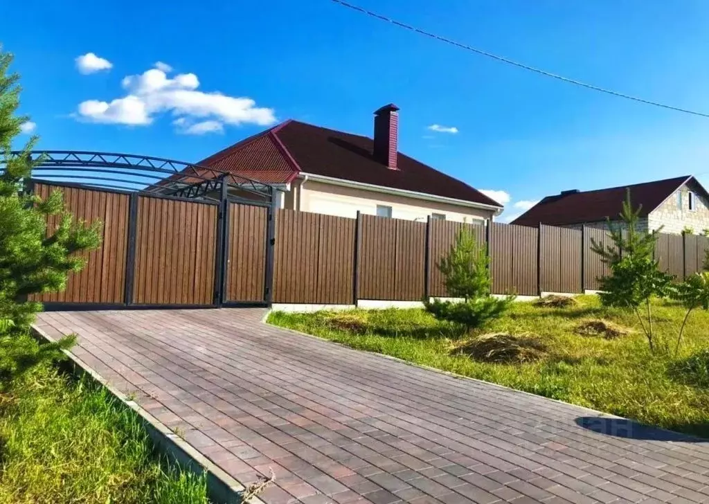 Дом в Белгородская область, Белгородский район, Головинское с/пос, с. ... - Фото 1