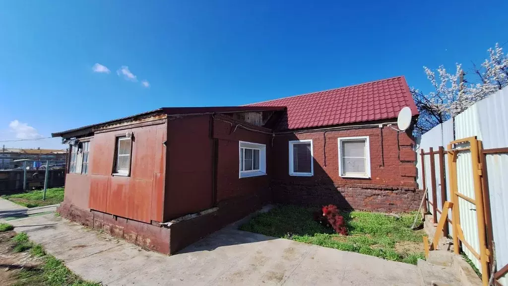 Дом в Астраханская область, Астрахань ул. Бирюзова, 41 (77 м) - Фото 2