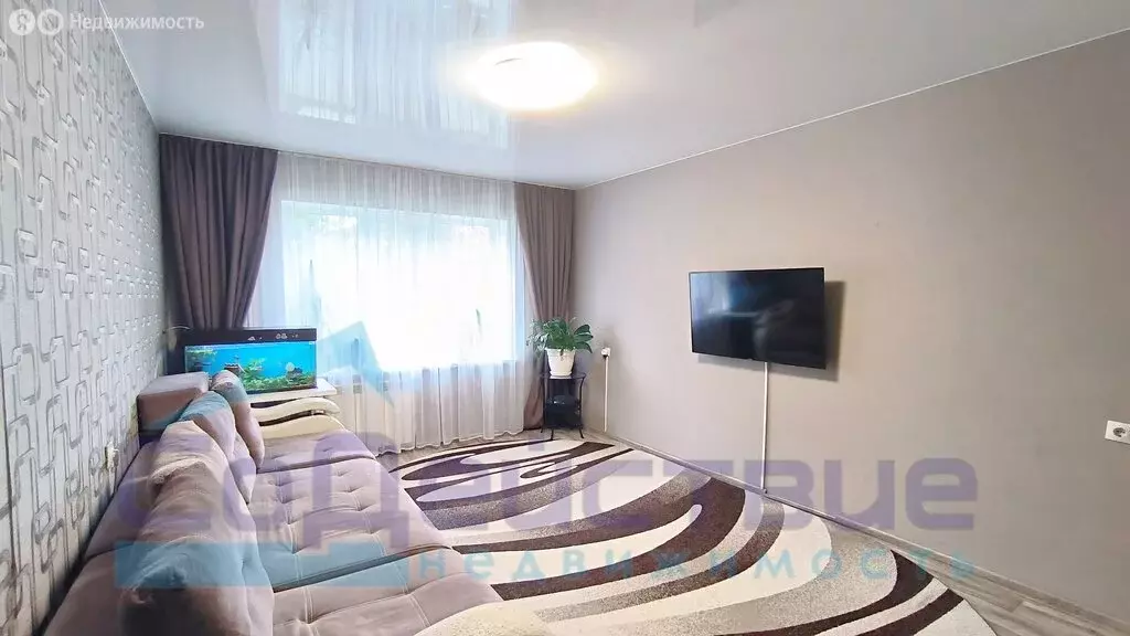 3-комнатная квартира: Омск, проспект Комарова, 5 (64.2 м) - Фото 2