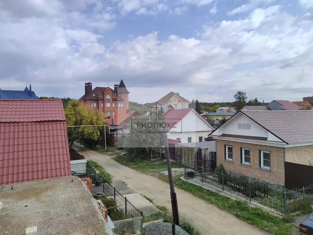 Дом в Челябинская область, Челябинск Кременкульский пер., 8 (150 м) - Фото 1