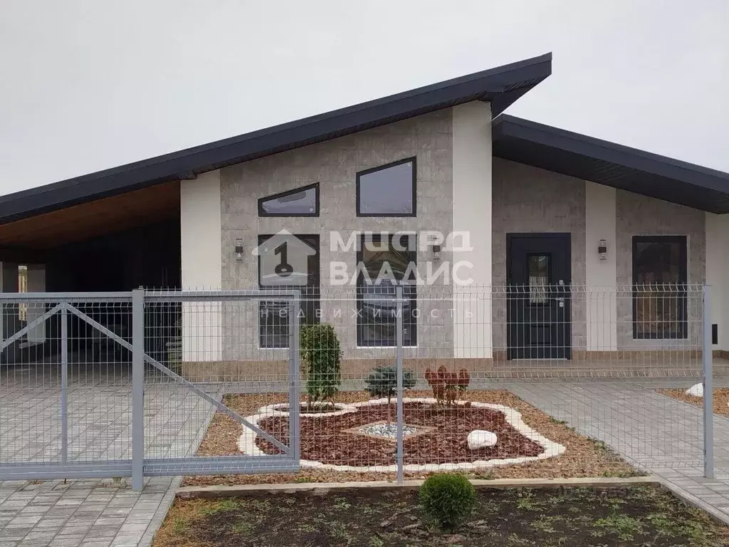 Дом в Омская область, Омский район муниципальный округ, с. Троицкое  ... - Фото 1