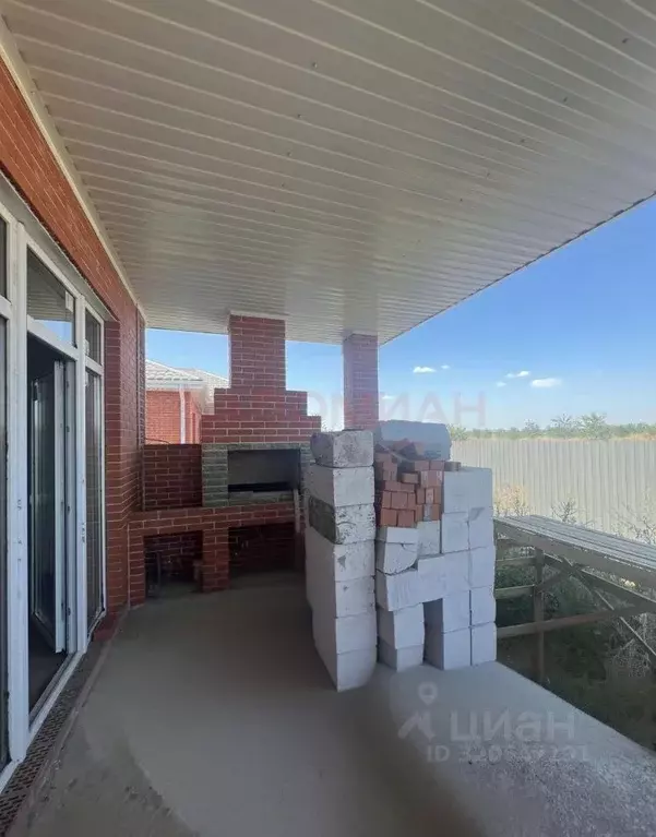 Дом в Ростовская область, Новочеркасск ул. Интернационалистов (120 м) - Фото 1