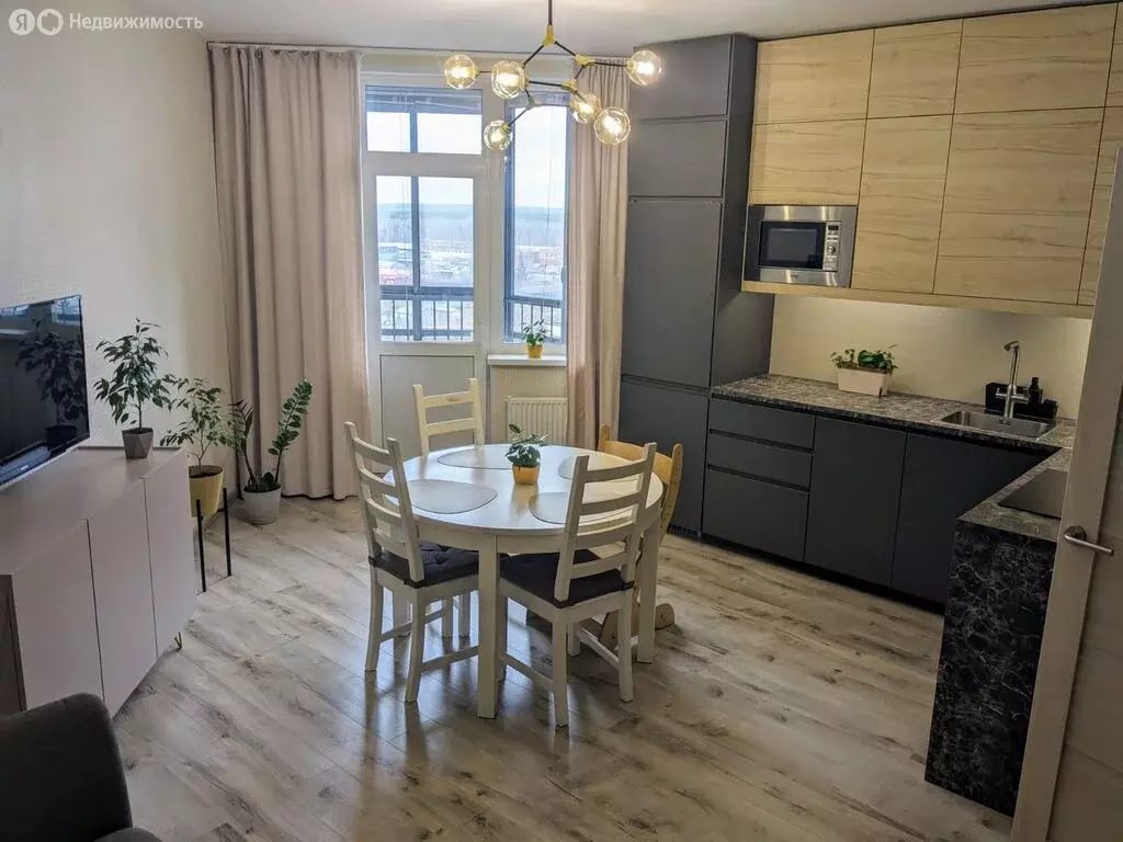 2-комнатная квартира: Екатеринбург, улица Раевского, 20 (50 м) - Фото 1