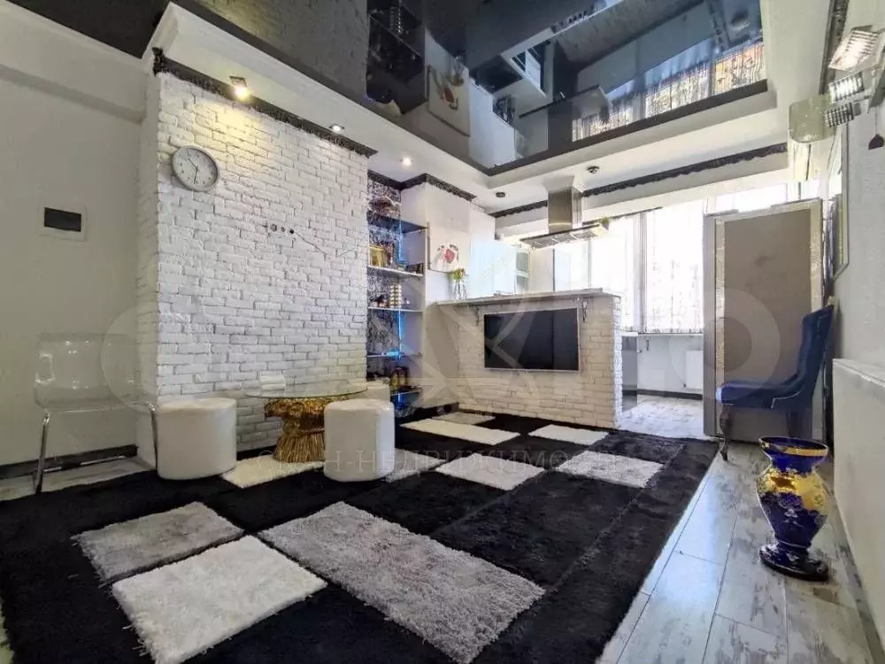 2-к. квартира, 70,6 м, 1/9 эт. - Фото 1