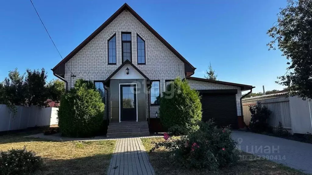 Дом в Воронежская область, Бутурлиновский район, Козловское с/пос, с. ... - Фото 1