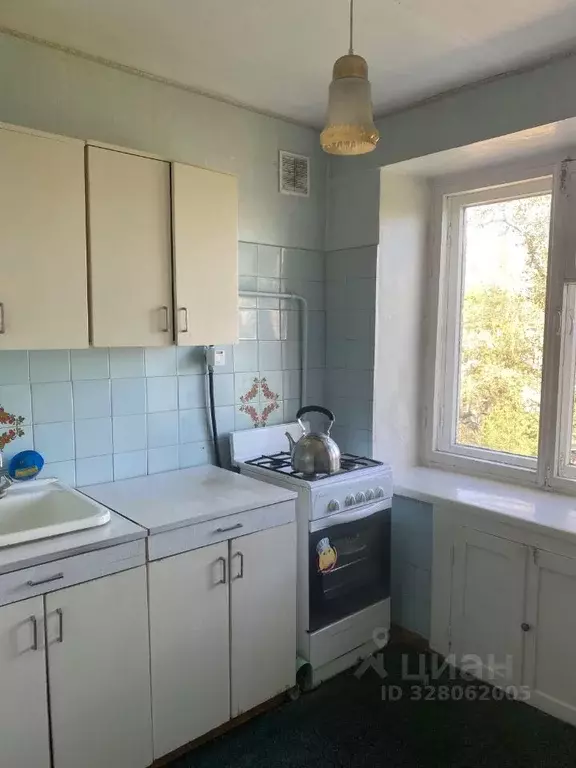 3-к кв. Омская область, Омск Заозерный мкр, ул. Бархатовой, 1А (59.0 ... - Фото 1