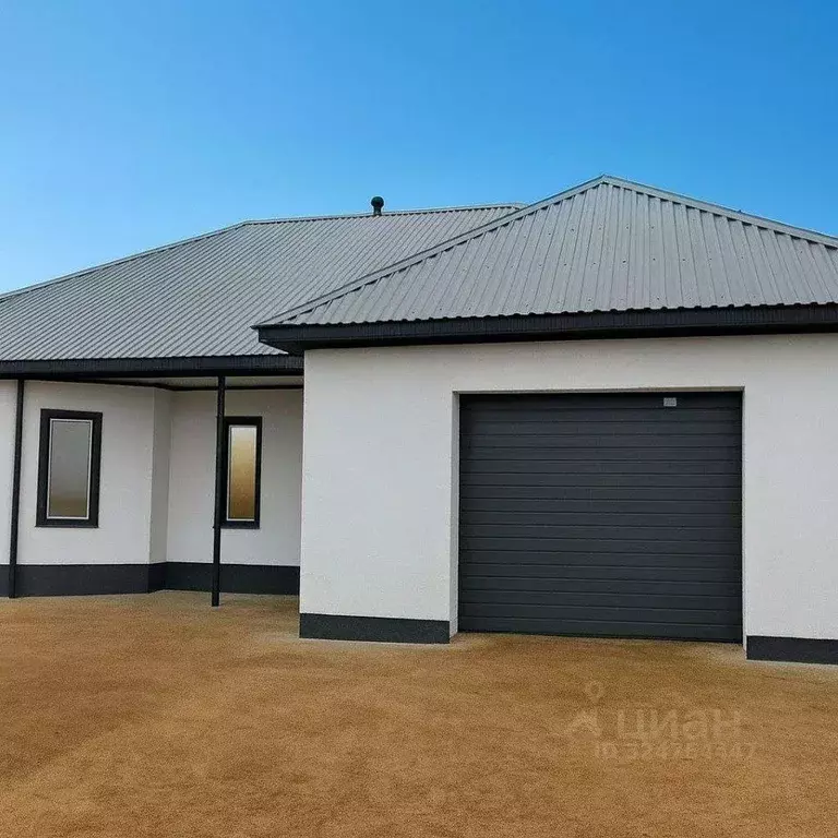 Дом в Оренбургская область, Бузулукский район, Пригородный сельсовет ... - Фото 1