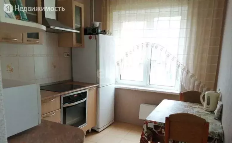 3-комнатная квартира: Челябинск, Трудовая улица, 18 (65.1 м) - Фото 1