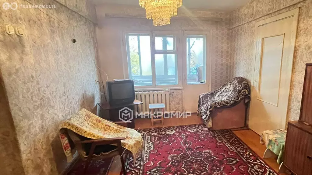 3-комнатная квартира: Брянск, Бежицкий район, улица Камозина, 6 (58.6 ... - Фото 1