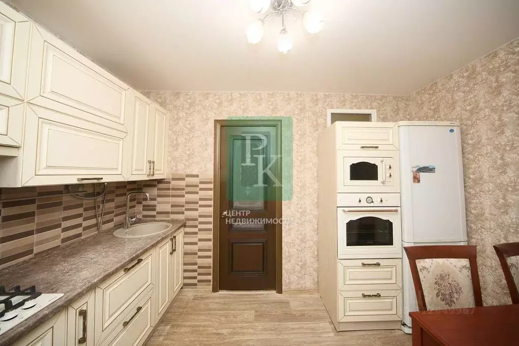3-к кв. Севастополь ул. Генерала Жидилова, 46 (66.7 м) - Фото 1
