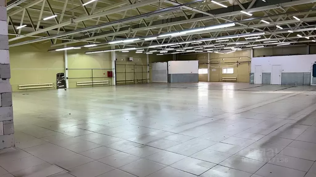 Торговая площадь в Башкортостан, Янаул ул. Азина, 7Б (360 м) - Фото 0