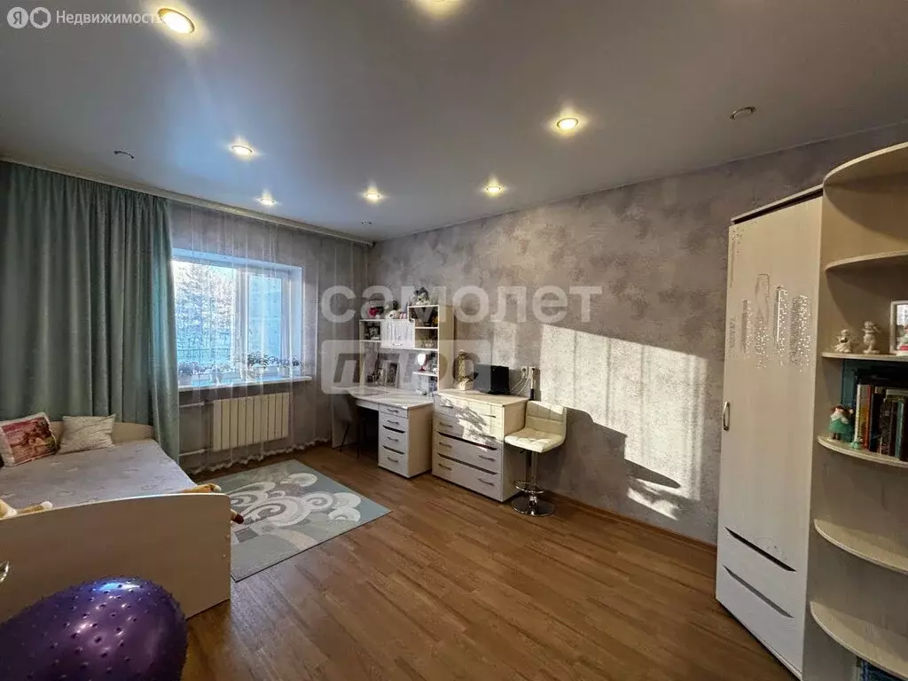 3-комнатная квартира: Тында, Октябрьская улица, 2 (68.9 м) - Фото 1