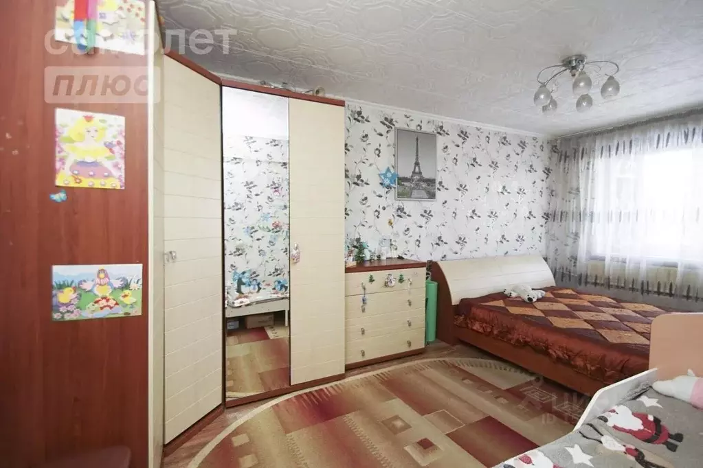 3-к кв. Омская область, Омск Сибирский просп., 8 (76.0 м) - Фото 0