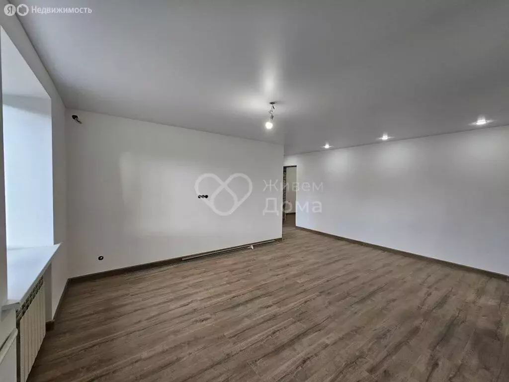 3-комнатная квартира: Волгоград, микрорайон Тулака, улица Карла ... - Фото 1