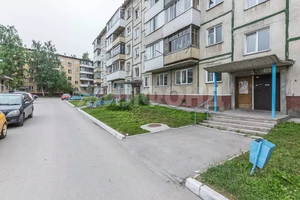 2-к кв. Новосибирская область, Новосибирск Шлюз мкр, ул. Шлюзовая, 18 ... - Фото 0