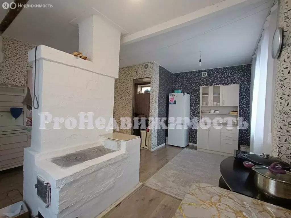 Дом в Кызыл, улица Василия Дёмина (216.1 м) - Фото 2