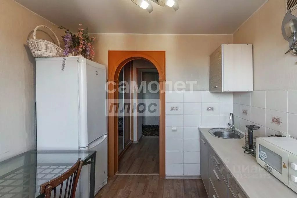 3-к кв. Омская область, Омск ул. Кирова, 24 (64.4 м) - Фото 1