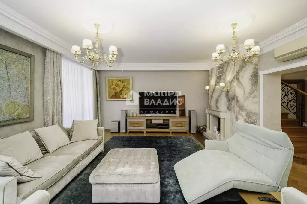 Таунхаус в Омская область, Омск Старгород мкр, ул. Нагибина, 3 (458 м) - Фото 1