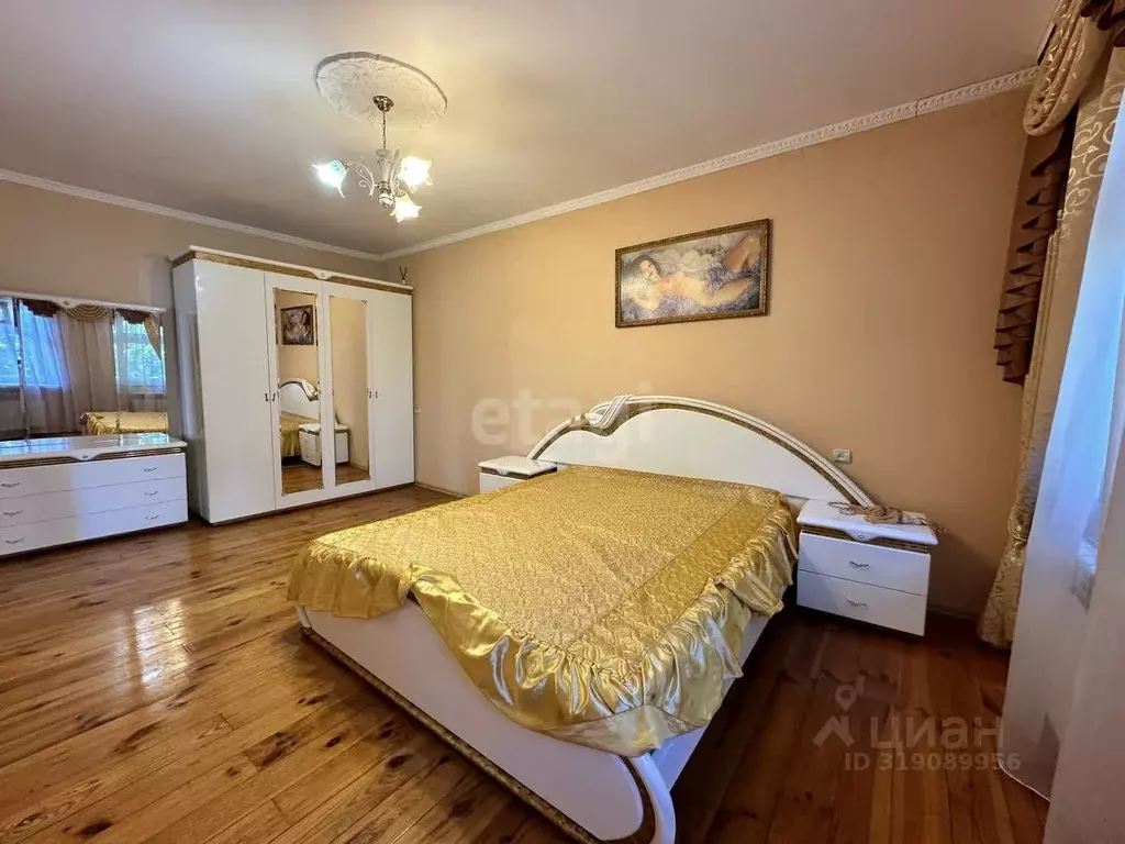 5-к кв. Крым, Симферополь ул. Дыбенко (170.0 м) - Фото 0