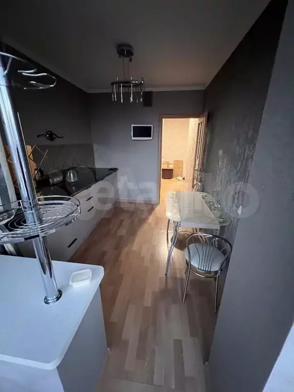1-к. квартира, 45 м, 6/10 эт. - Фото 0