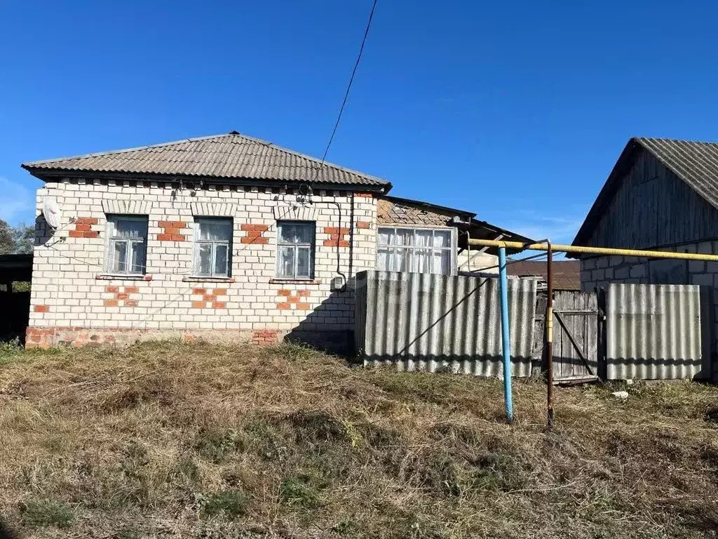 Дом в Белгородская область, Чернянский район, Волоконовское с/пос, с. ... - Фото 1