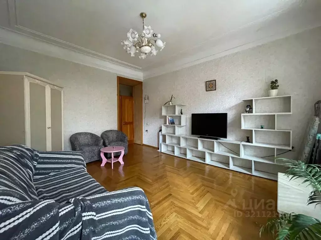 2-к кв. Приморский край, Владивосток ул. Арсеньева, 8 (65.0 м) - Фото 0