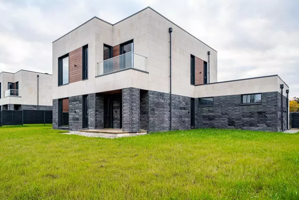 Коттедж в Московская область, Одинцовский городской округ, д. Лапино ... - Фото 1