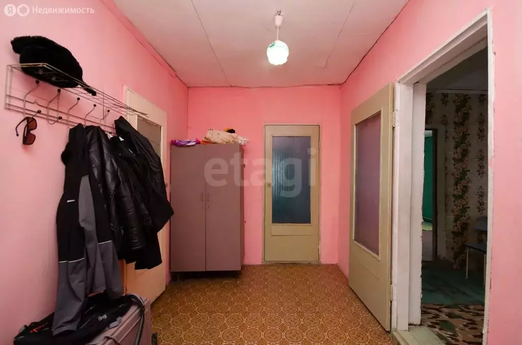 Дом в Ялуторовск, улица Пушкина, 17 (100 м) - Фото 0